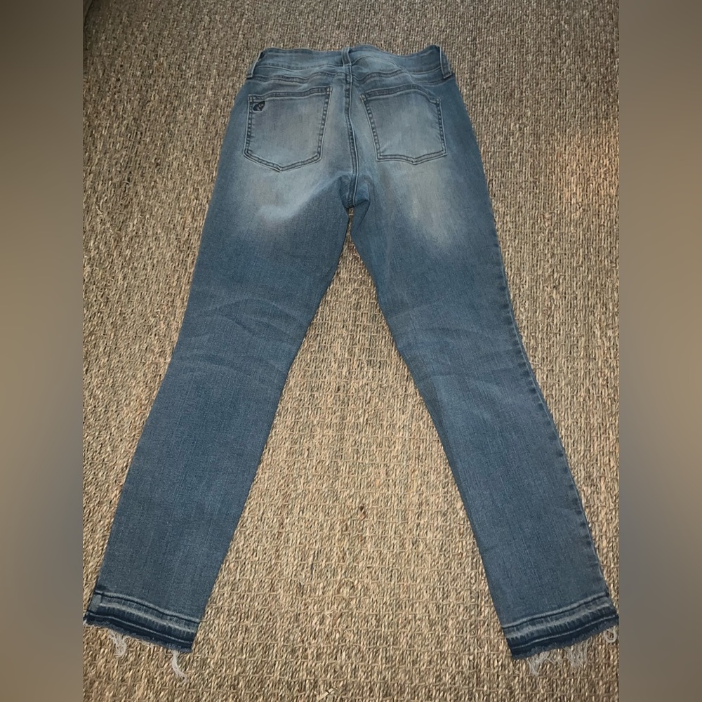 NYDJ Alina Ankle Floral Embroidery Jeans. - Picture 3 of 5